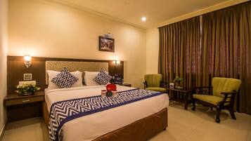 Desk, iron/ironing board, free WiFi