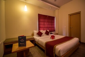 Chambre Standard Double ou avec lits jumeaux, 1 lit double, salle de bains privée
