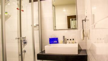 Standard Double or Twin Room, 1 Double Bed, Private Bathroom | Bathroom