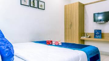 In-room safe, desk, rollaway beds, free WiFi