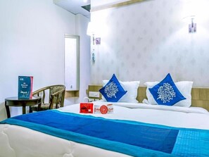 Zimmersafe, Schreibtisch, Zustellbetten, kostenloses WLAN