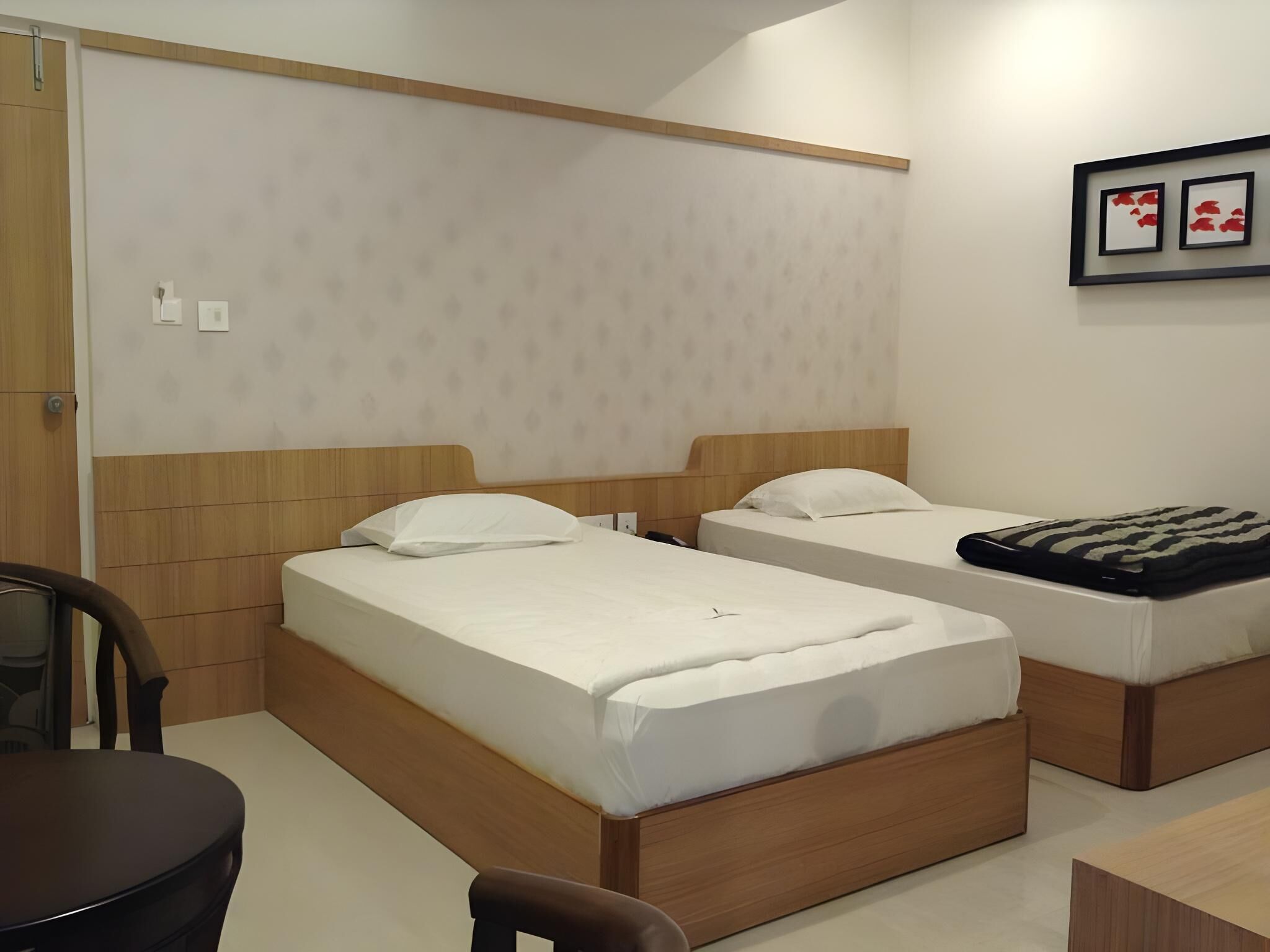 In-room safe, desk, rollaway beds, free WiFi