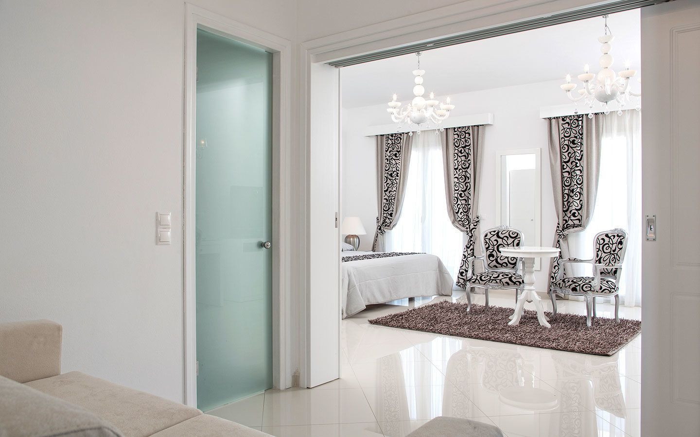 executive suite, private pool | living area | tv