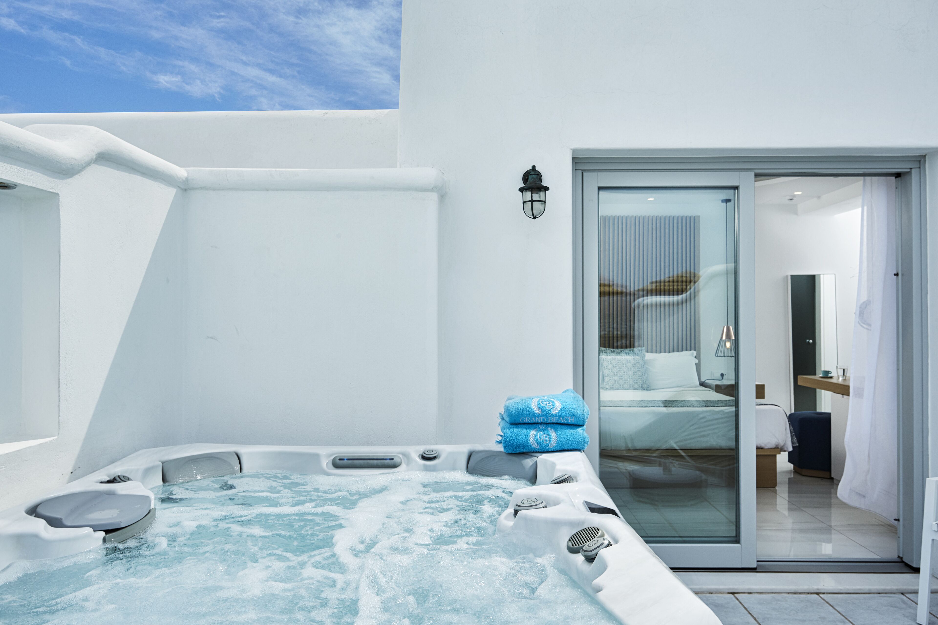Suite (Outdoor Hot Tub Panorama) | Private spa tub