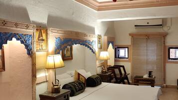 Premium bedding, desk, rollaway beds, free WiFi