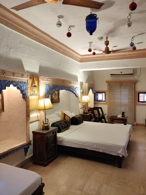 Suite | Luxe beddengoed, een bureau, extra bedden, gratis wifi