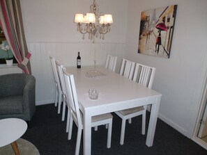 Appartement, 2 chambres, cuisine | Restauration dans la chambre