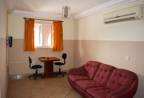 Suite | Minibar, skrivebord, lydisolert og wi-fi (inkludert)