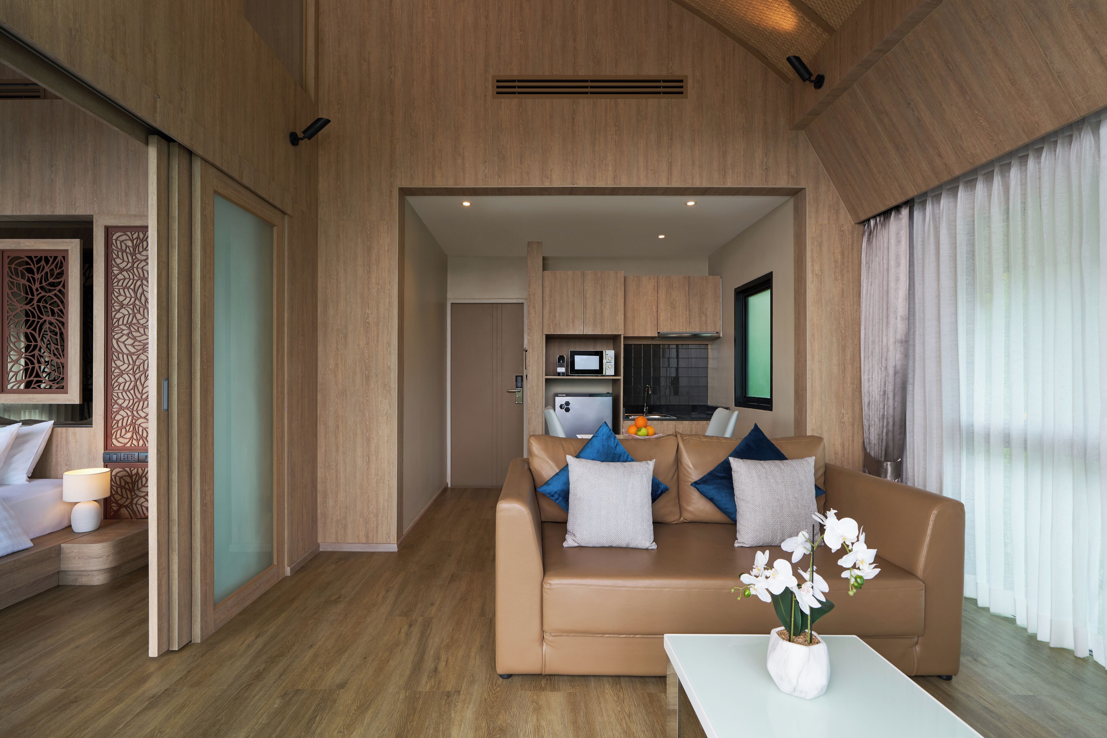 cottages suite seaview | living room | 32-inch flat-screen tv with satellite channels, tv