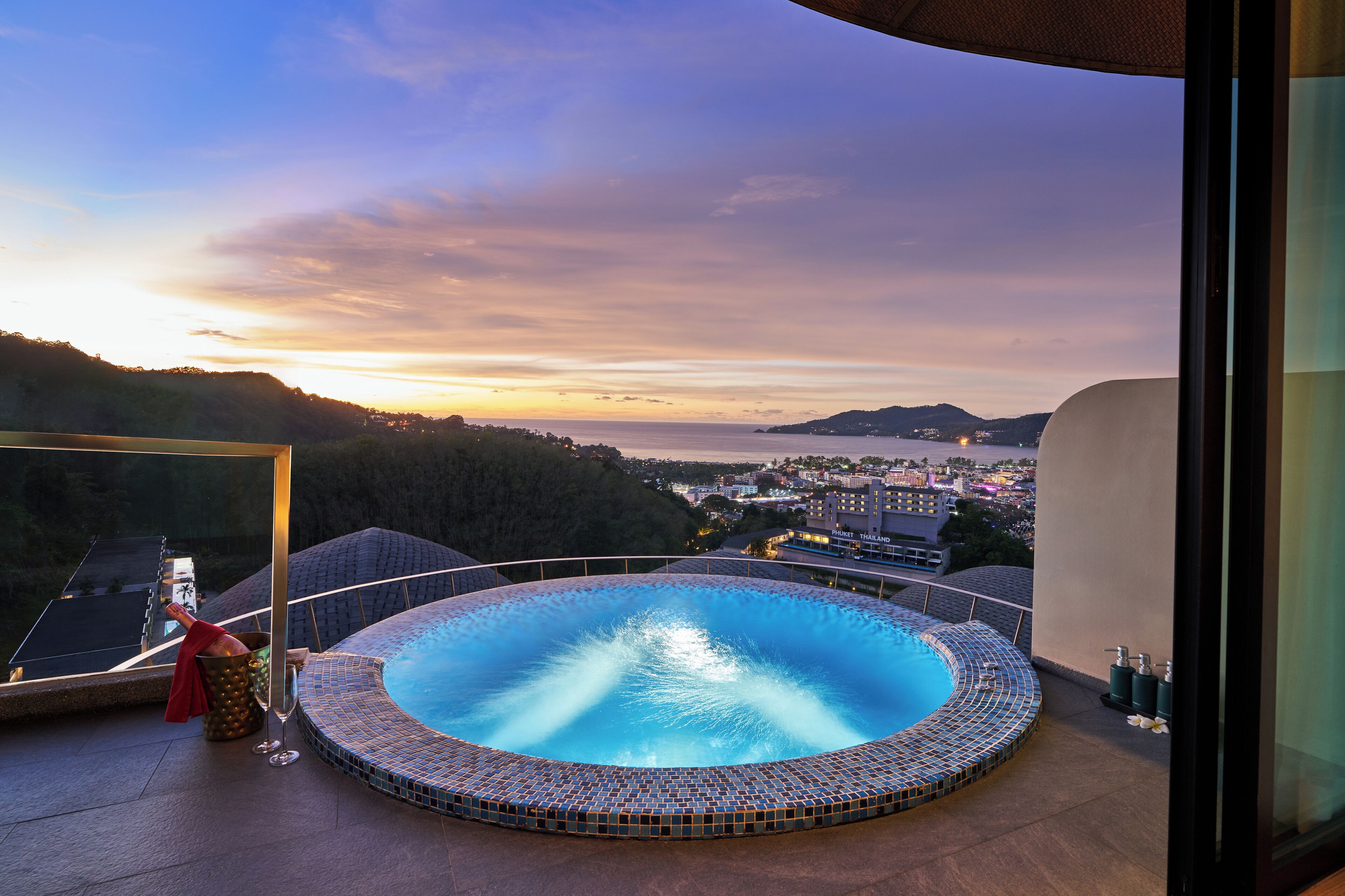 cottages suite seaview | balcony view