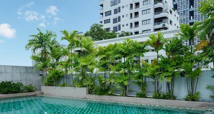 Silom Lofts Hotel