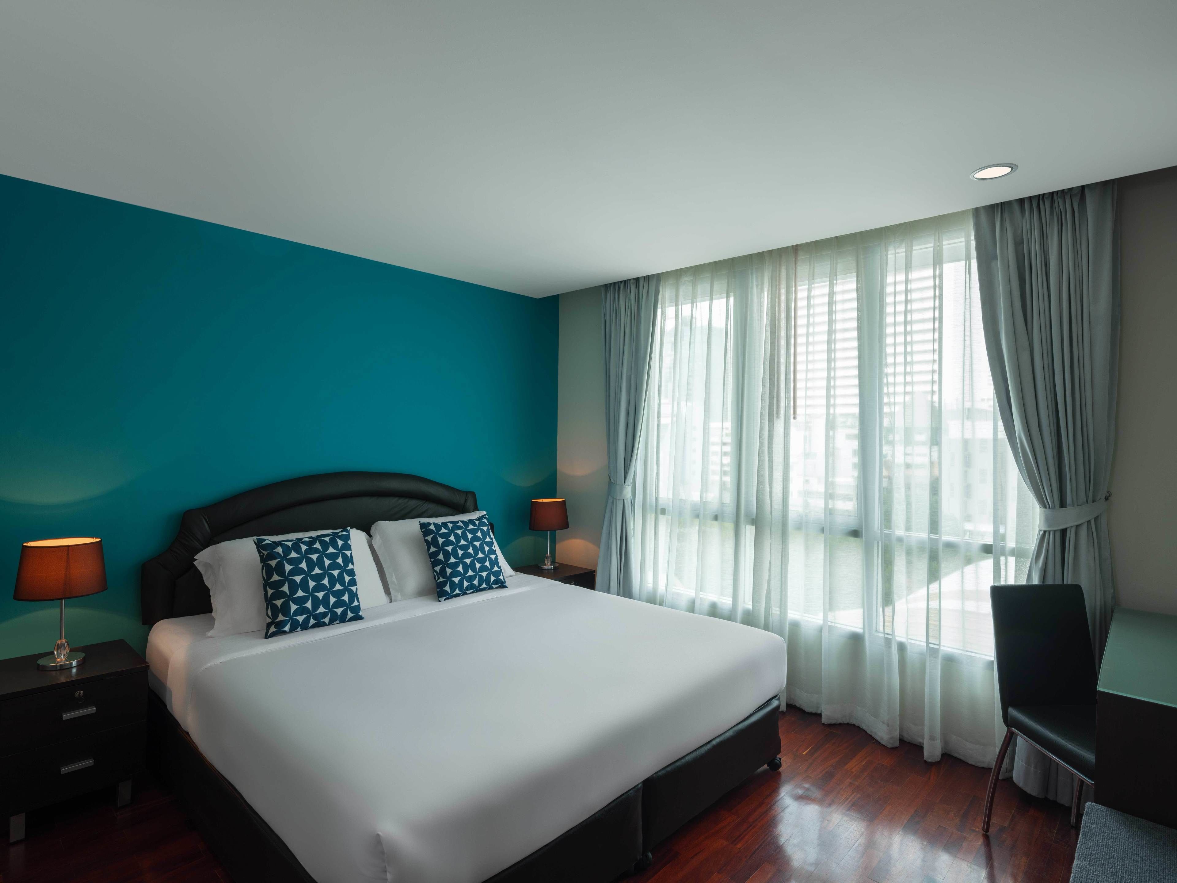 standard double room, 2 bedrooms | in-room safe, desk, blackout curtains, soundproofing