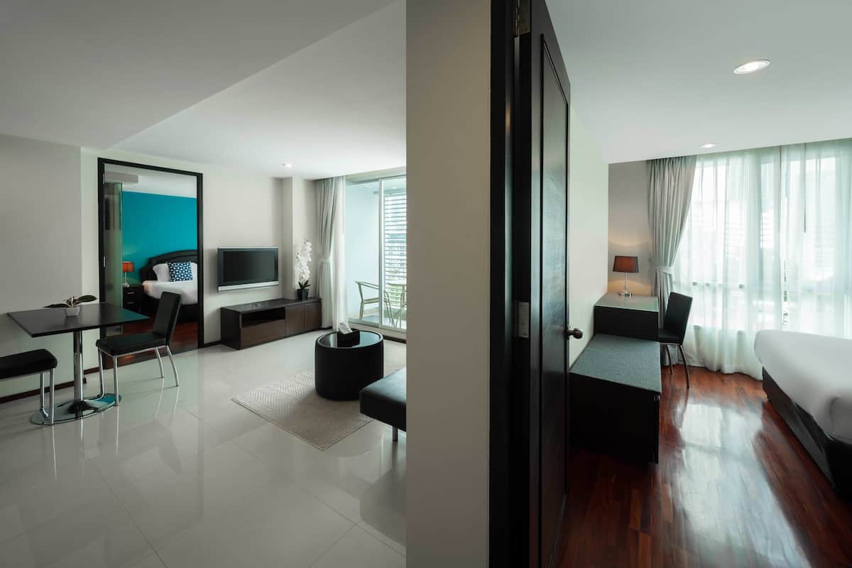 Quarto casal standard, 2 quartos | Cofres nos quartos, escrivaninha, cortinas blackout