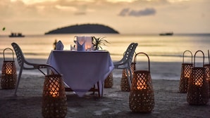 Couples’ dining - Naia Resort (Sihanoukville)