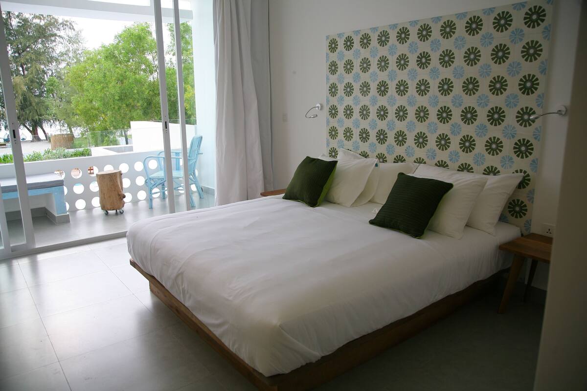 Deluxe Double Room, Terrace, Sea View | Down comforters, minibar, in-room safe, desk