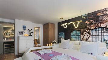 Suite 202 | 1 bedroom, Egyptian cotton sheets, premium bedding, pillowtop beds