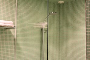 Shower, designer toiletries, hair dryer, bathrobes - Villa les Paquerettes (Ostend)