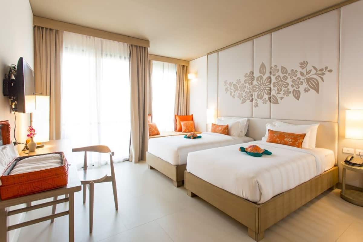 In-room safe, desk, free WiFi, wheelchair access