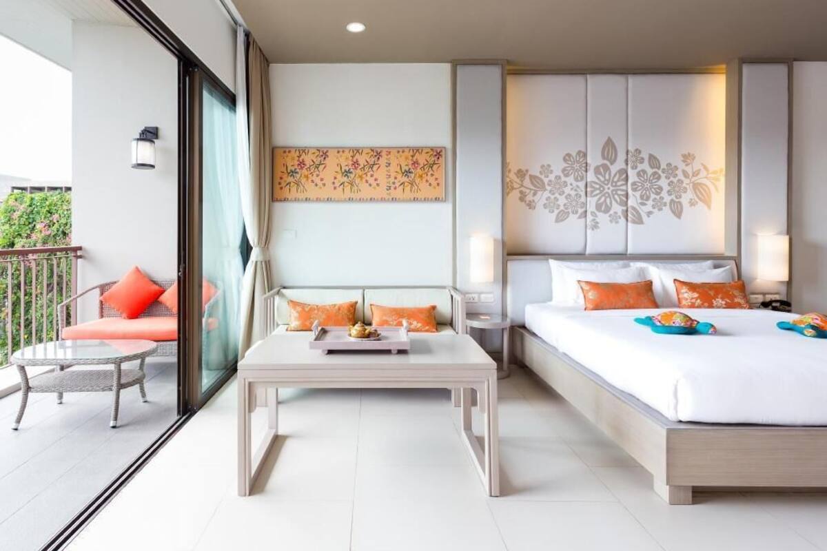 In-room safe, desk, free WiFi, wheelchair access