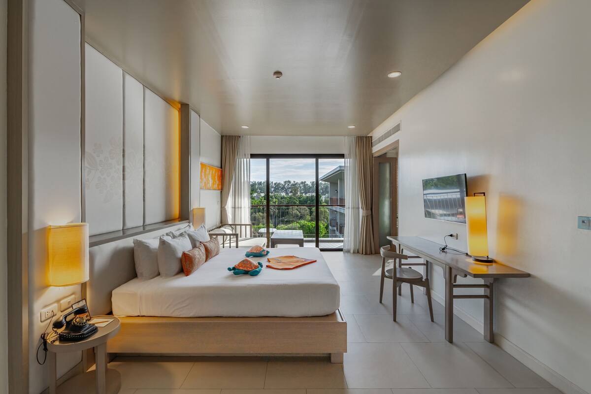 Deluxe Room, Pool View | 部屋からの景観