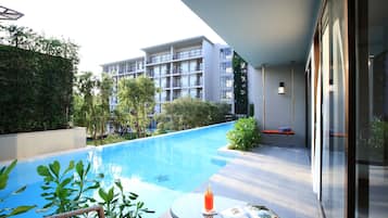 Junior Suite Pool Access | View from room