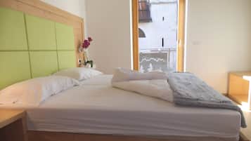 1 bedroom, Frette Italian sheets, premium bedding, down comforters