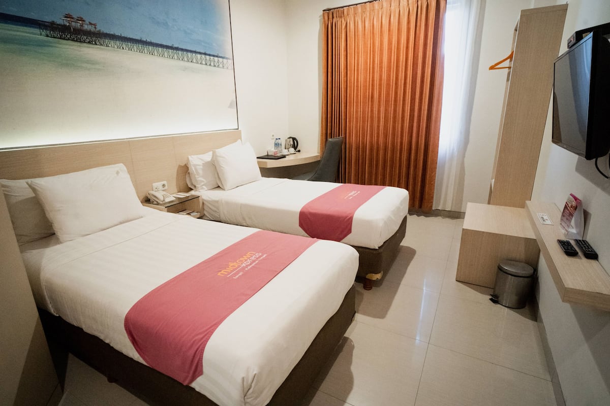 Superior Room, 2 Single Beds | Premium bedding, in-room safe, desk, free WiFi