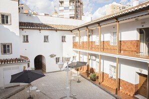 Courtyard - Suncity Plaza Apartments (Málaga)
