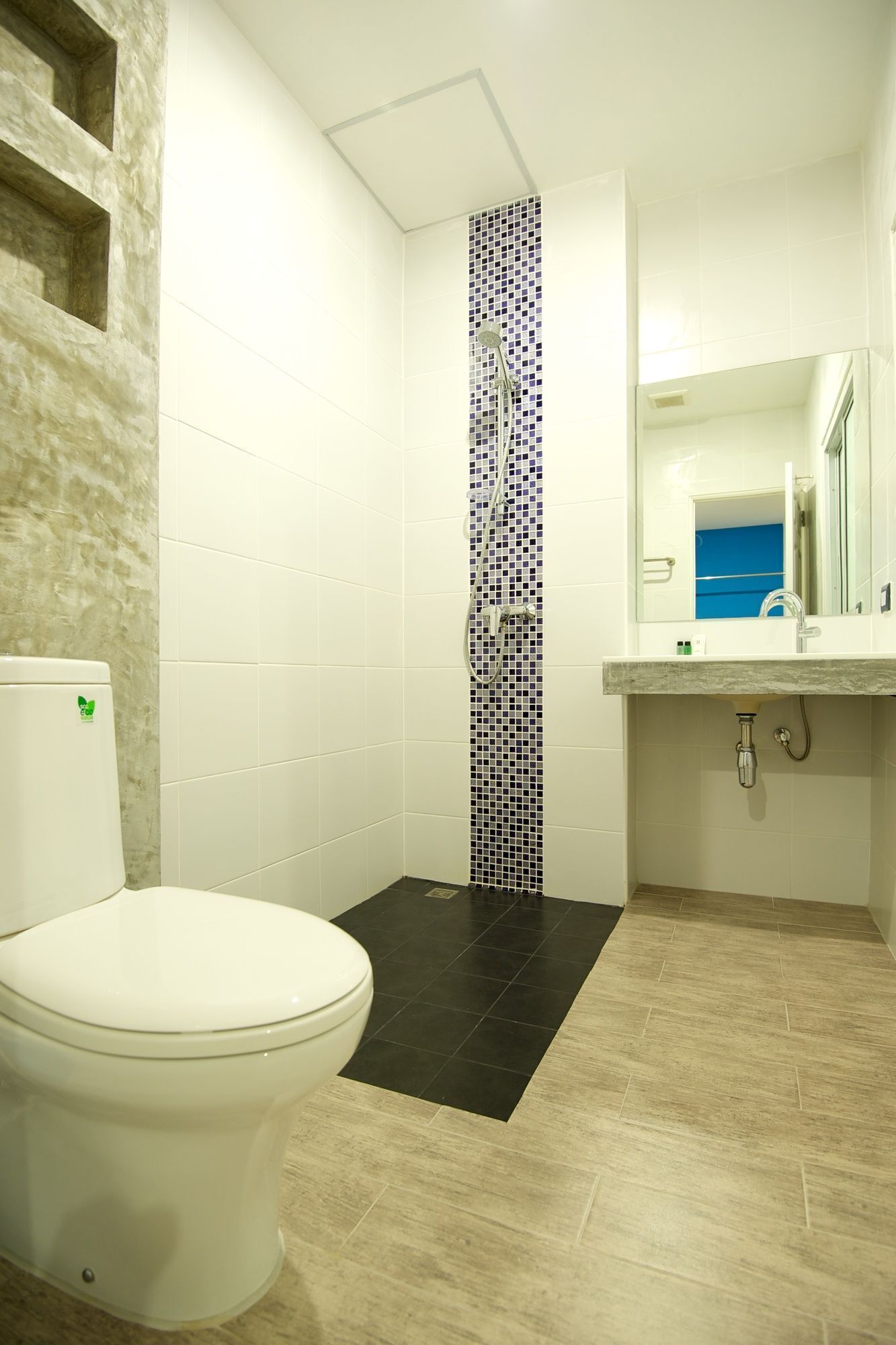 shower, free toiletries, hair dryer, bathrobes