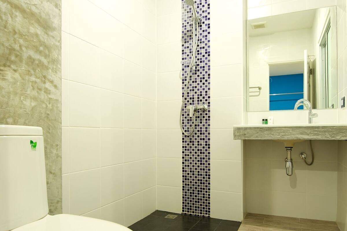 shower, free toiletries, hair dryer, bathrobes