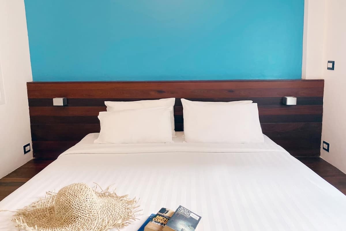 minibar, in-room safe, desk, blackout curtains