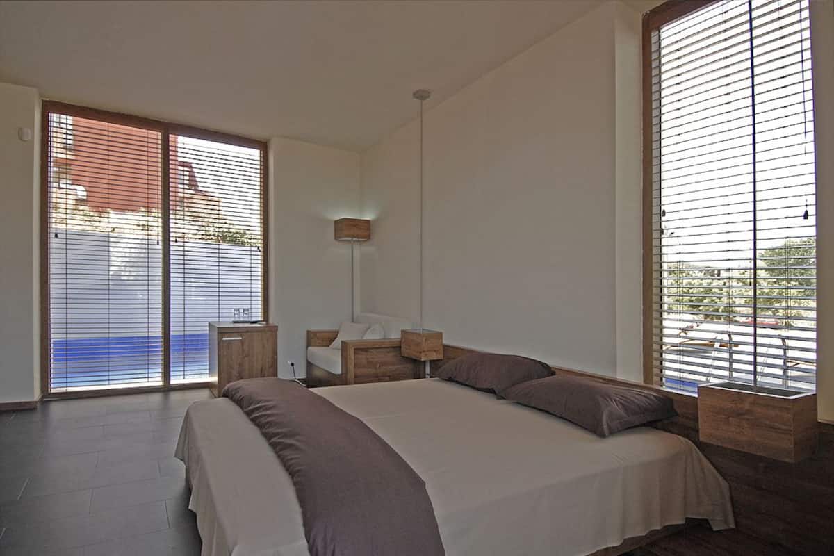 Double Room, Ground Floor | In-room safe, free WiFi, bed sheets
