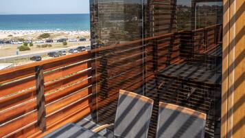 Apartment, Terrace | In-room safe, free WiFi, bed sheets