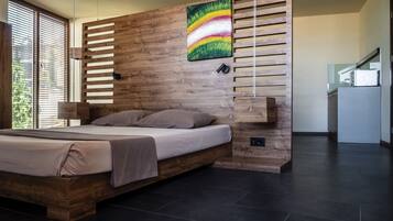 Studio, Balcony, Sea View | Peti besi dalam bilik, Wi-fi percuma, cadar katil