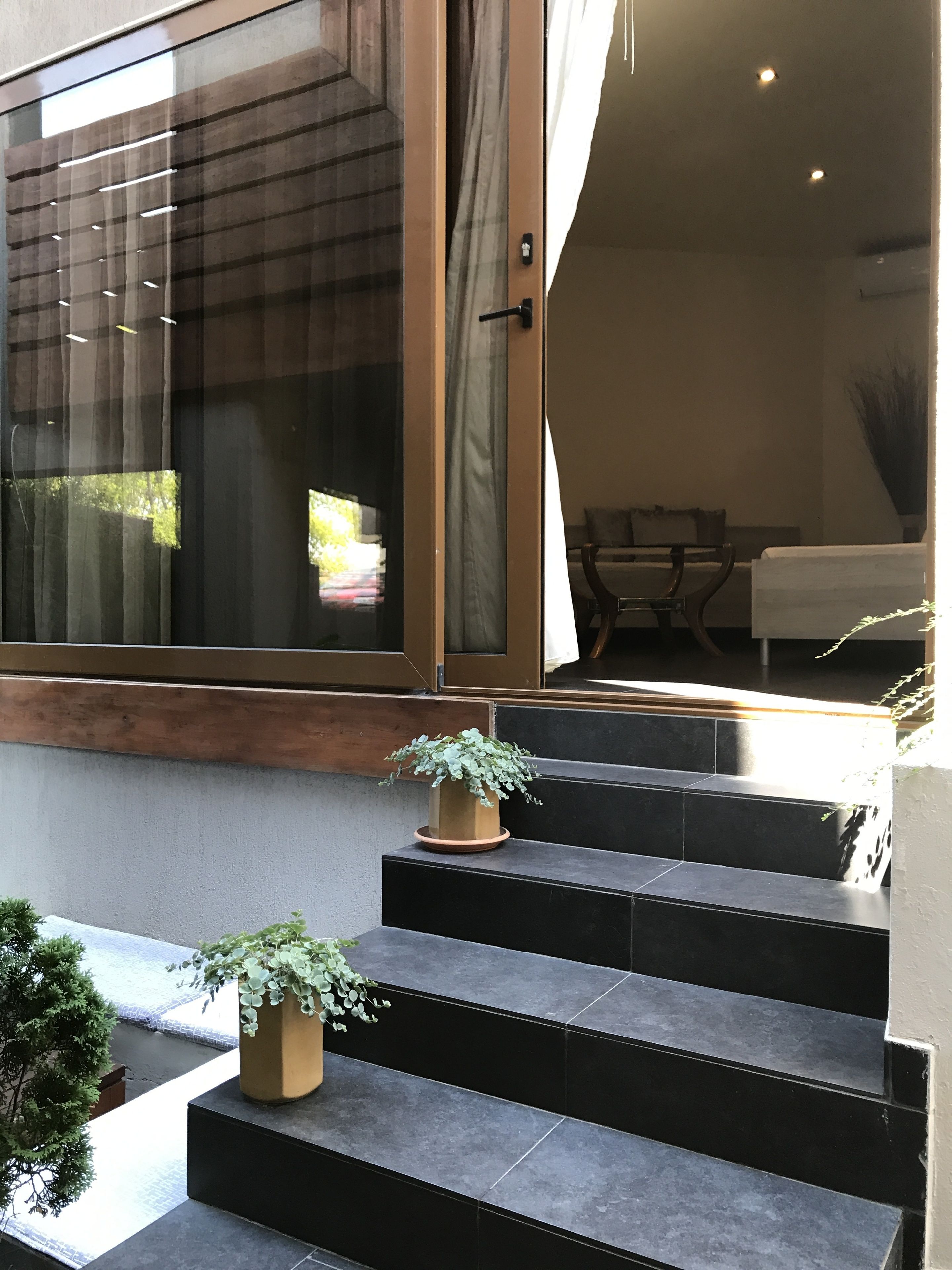 studio, ground floor | terrace/patio