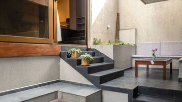 Studio, Ground Floor | In-room safe, free WiFi, bed sheets