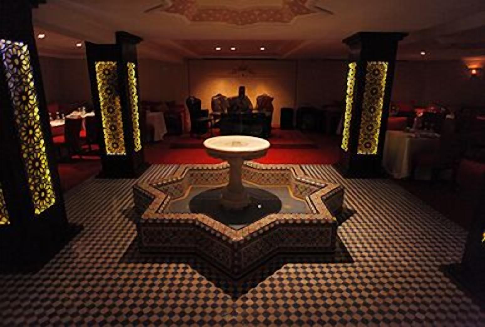 2 restaurants, breakfast, lunch, dinner served; international cuisine