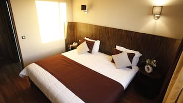 Chambre Supérieure Double ou avec lits jumeaux, 1 chambre, fumeurs | Literie de qualité supérieure, coffres-forts dans les chambres, bureau