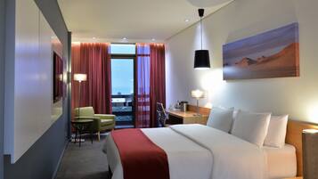 Premium bedding, in-room safe, desk, iron/ironing board