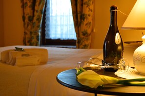 Quadruple Room, Sea View | Minibar, desk, free WiFi - Villa Quiete (Spadafora)