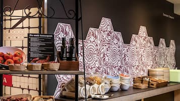 Morgenmadsbuffet hver dag (12 EUR pr. person)