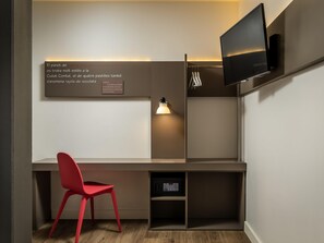 Standard Room, 1 Double Bed (Interior) | Down duvets, in-room safe, individually decorated, desk