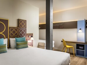 Down duvets, in-room safe, individually decorated, desk - Ibis Styles Barcelona Centre Hotel (Barcelona)