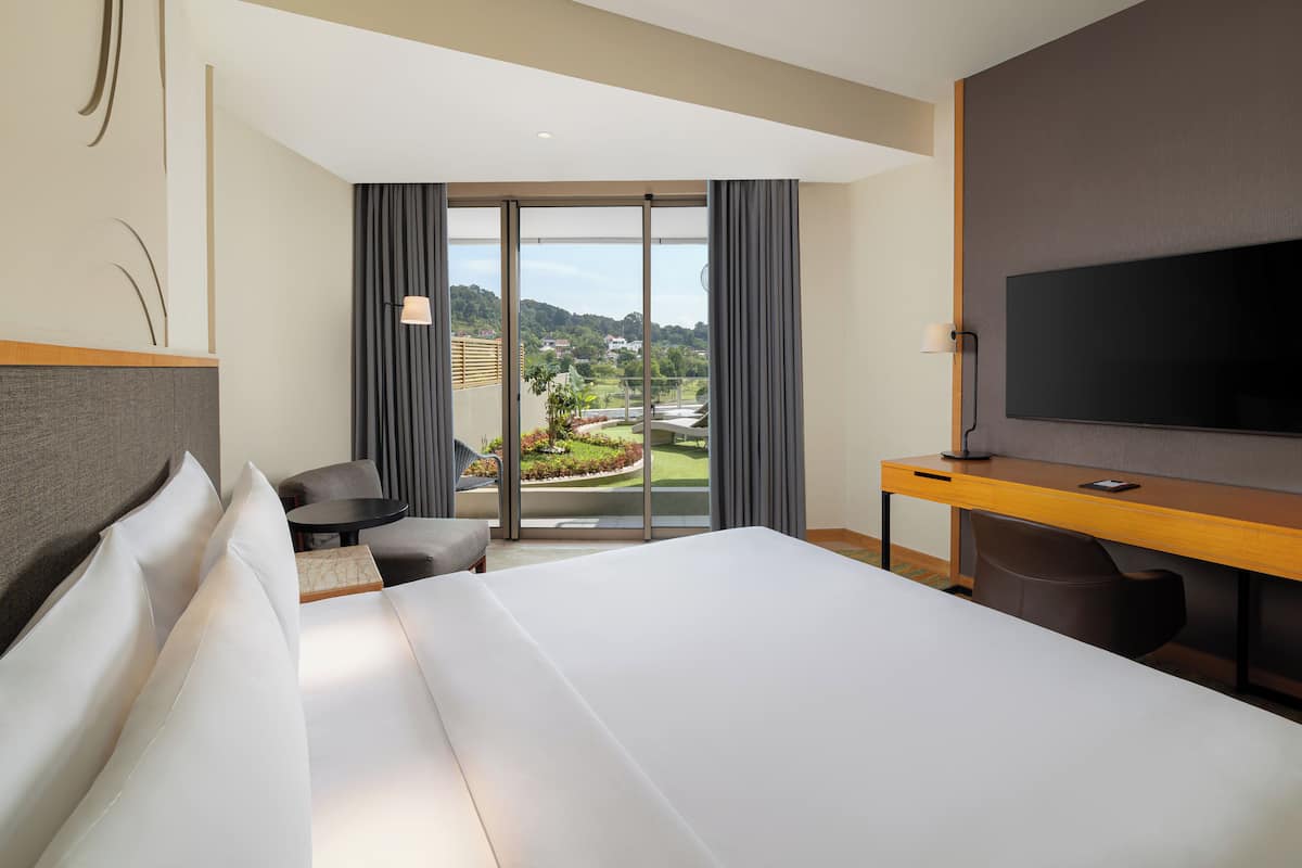 Habitación Deluxe, terraza | 1 dormitorio, ropa de cama de alta calidad, caja fuerte y escritorio