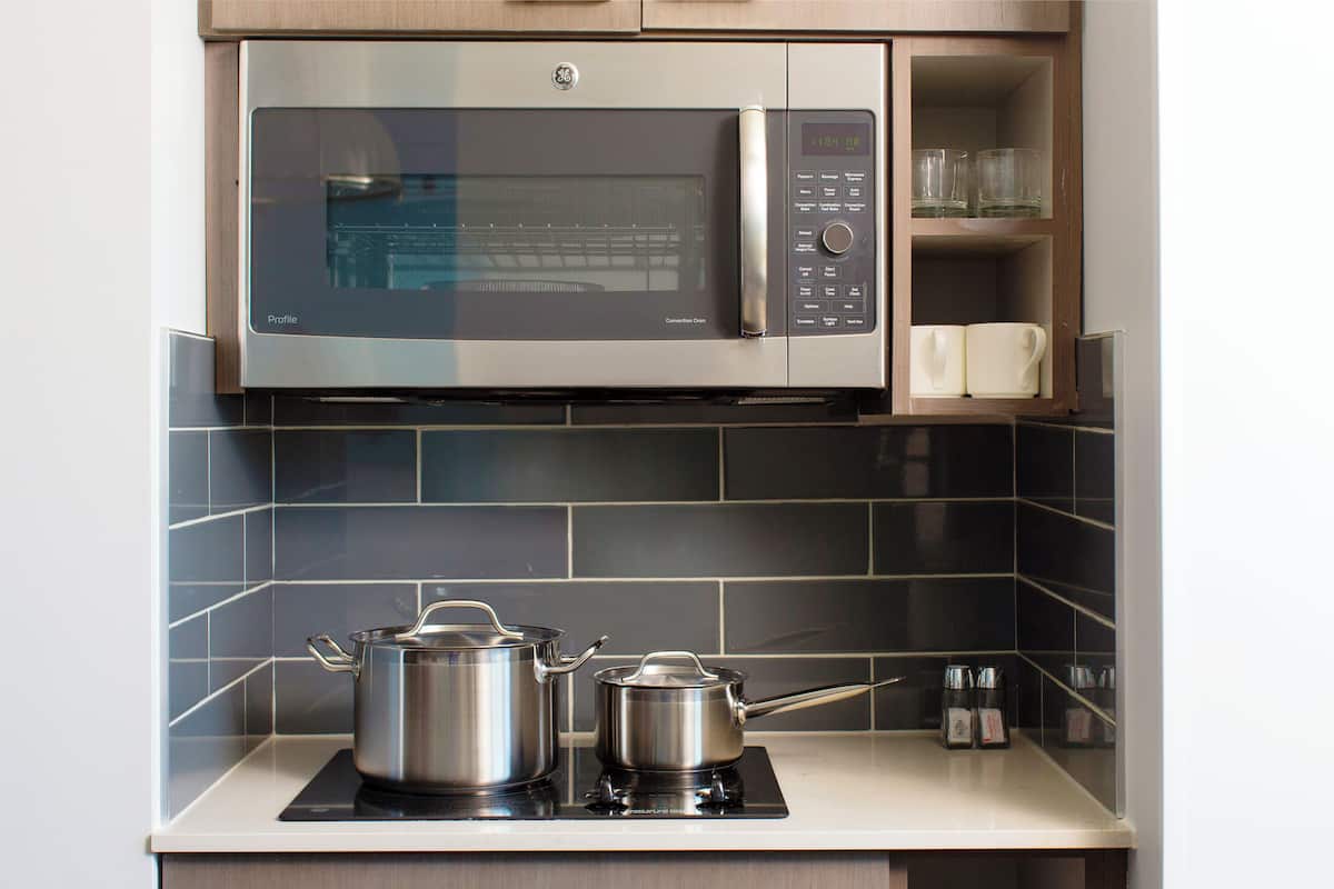 microwave, coffee/tea maker