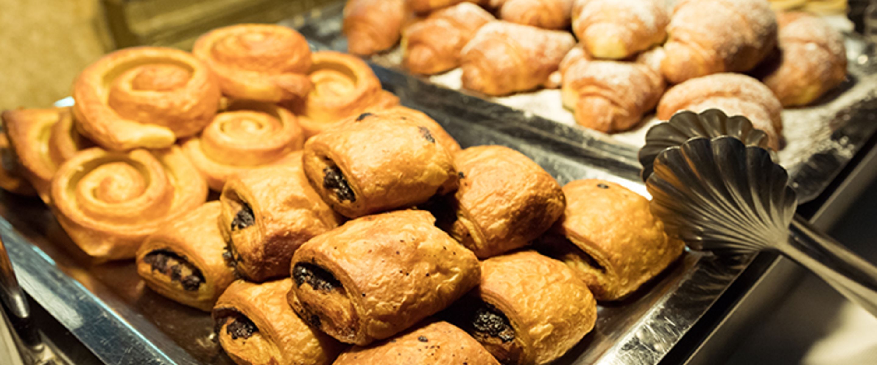 daily buffet breakfast (eur 16 per person)