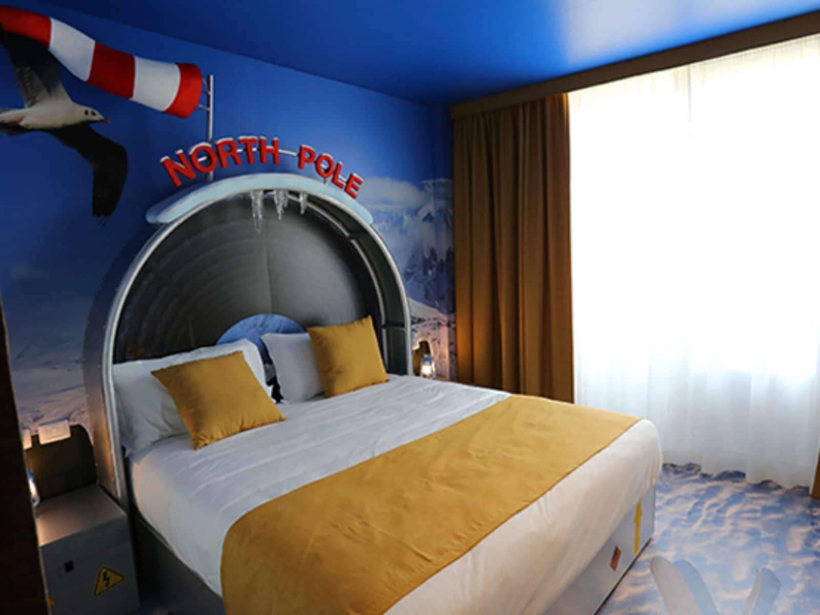 In-room safe, desk, soundproofing, free WiFi