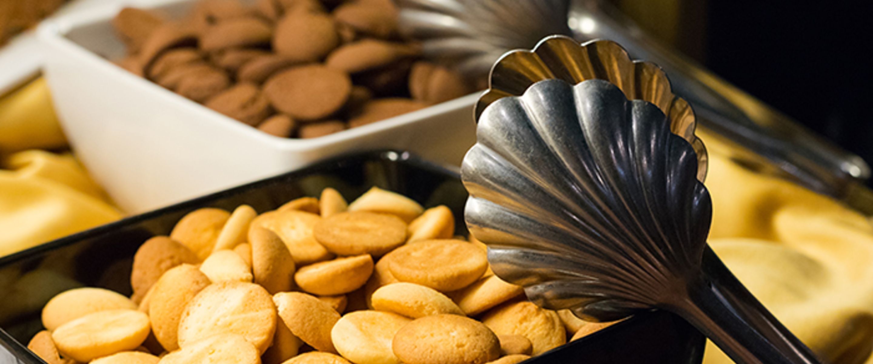 daily buffet breakfast (eur 16 per person)