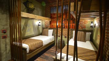 Habitación (Wild West) | Caja de seguridad en la habitación y decoración personalizada