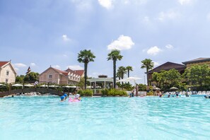 Seasonal outdoor pool, open 9:30 AM to 7:00 PM, pool loungers